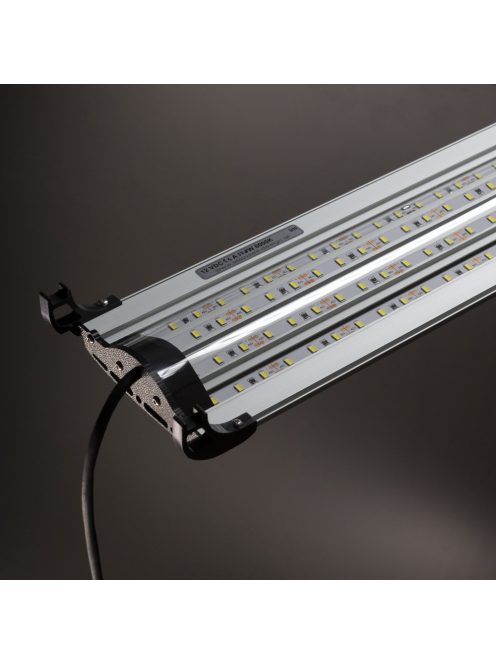 AM-LD4 80cm (67,2  W, 10080 lm)